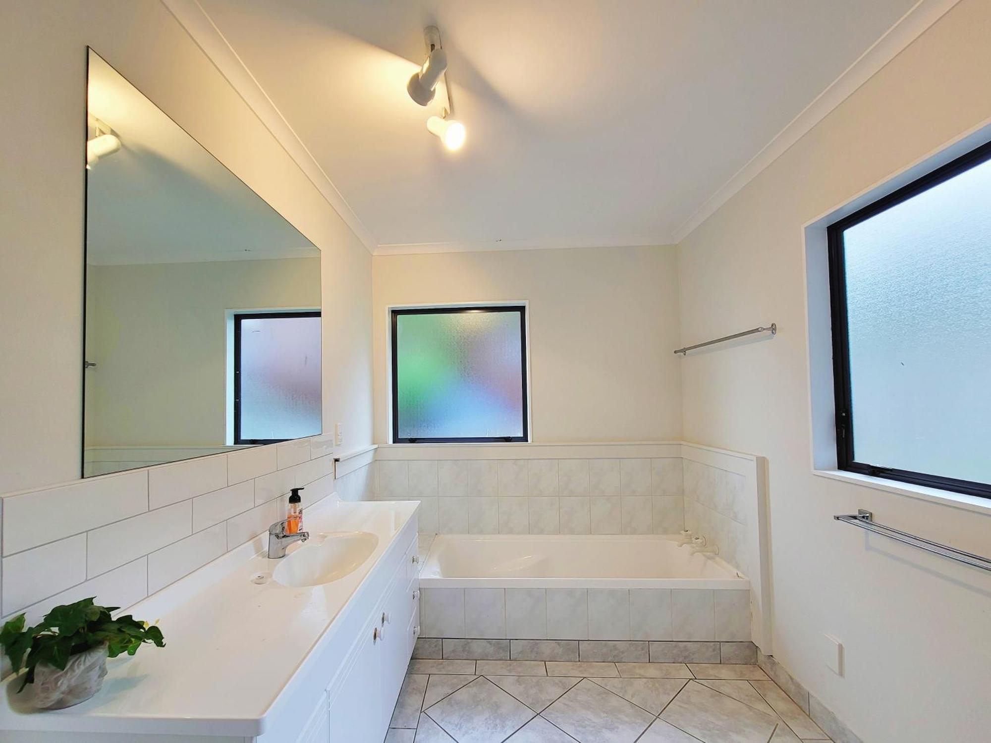 Sea View 5 Bedroom Holiday House Whangaparaoa Ngoại thất bức ảnh